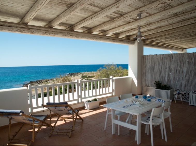 terrazza case vacanza Torre San Giovanni