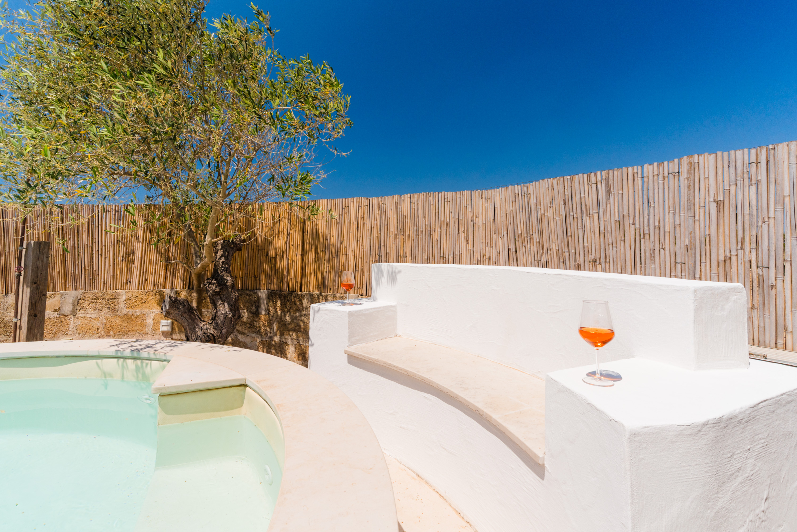 piscina trullo divano in pietra villa federico countryside