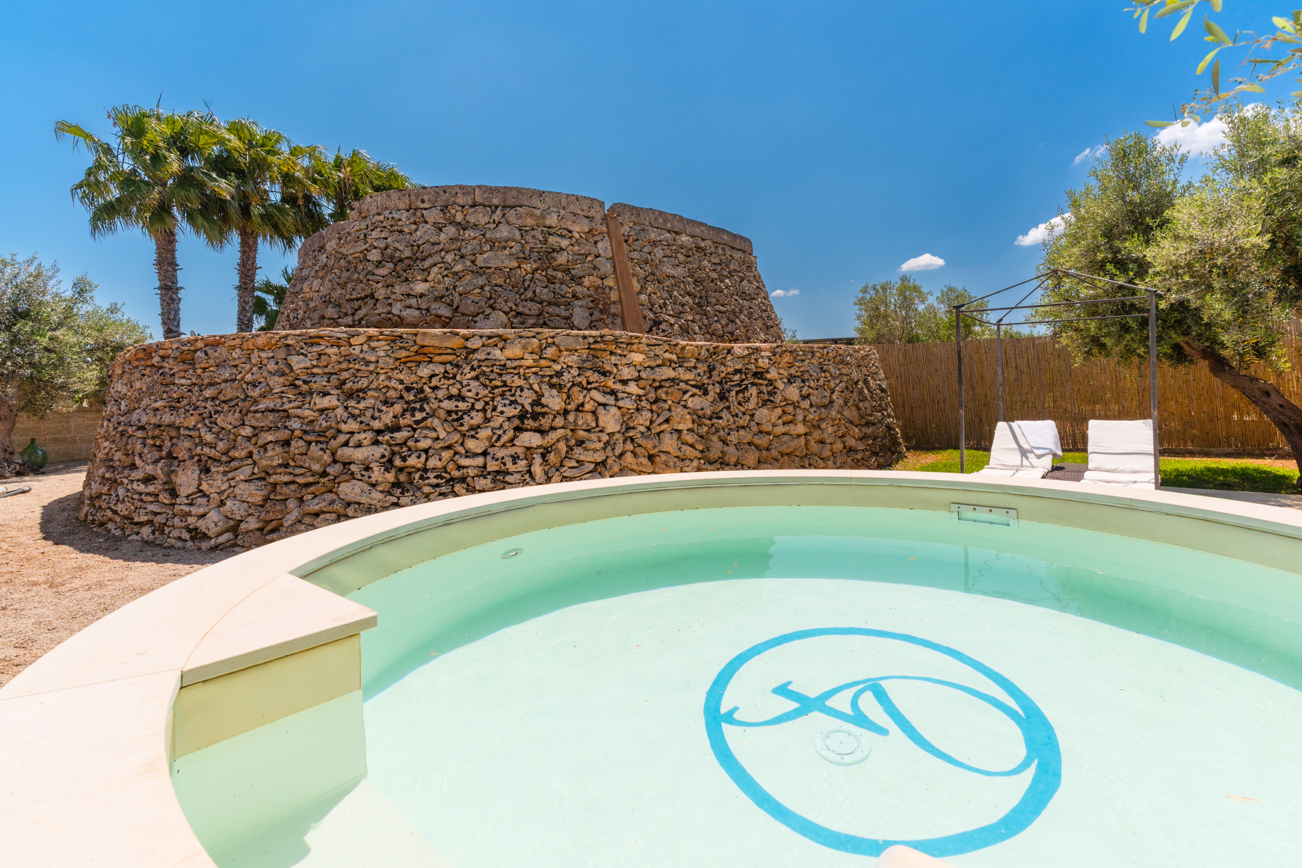 trullo e piscina villa federico countryside