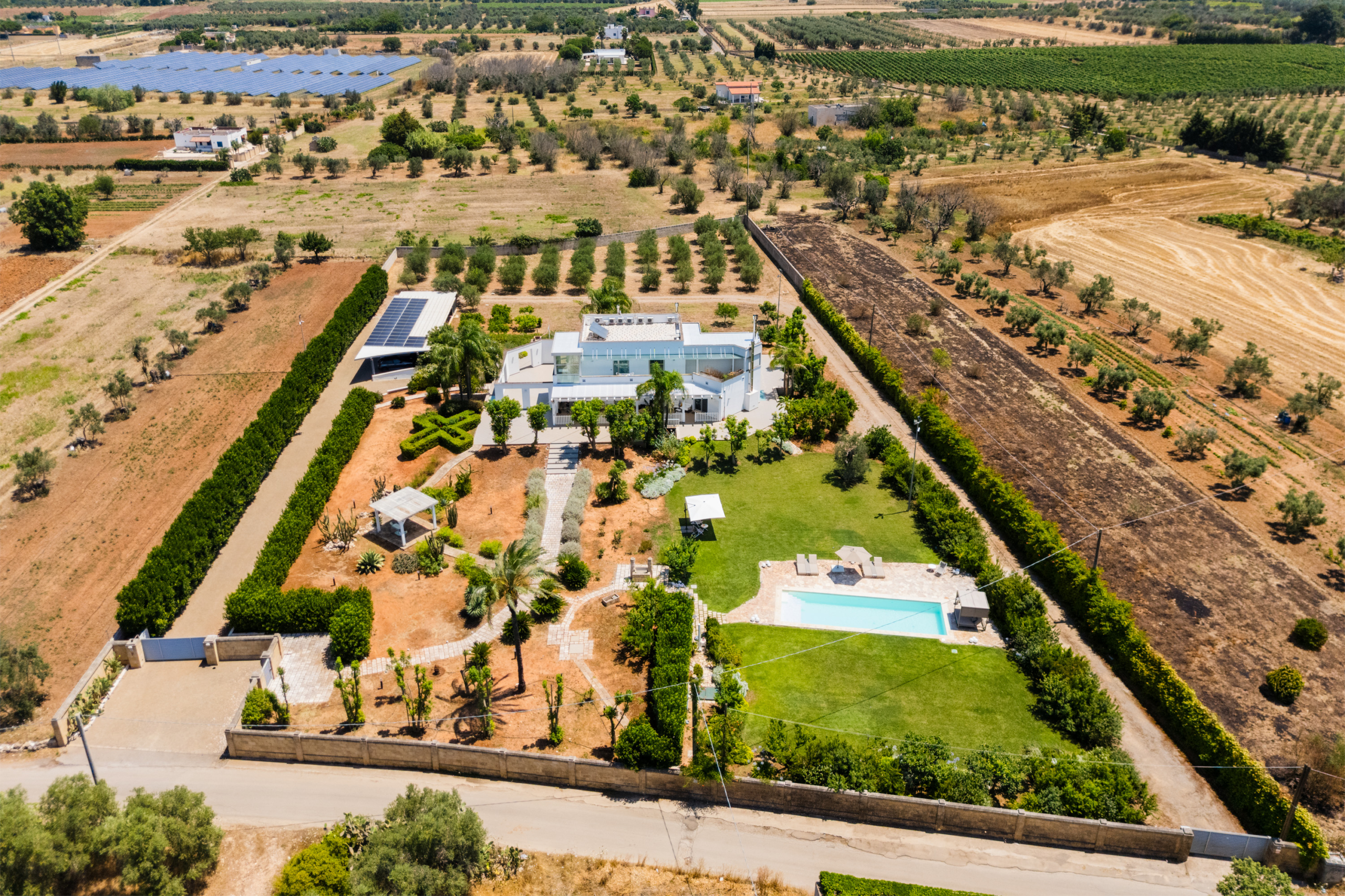 vista drone casa giardino attico villa cucci